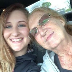 Meet your Posher, Crystal